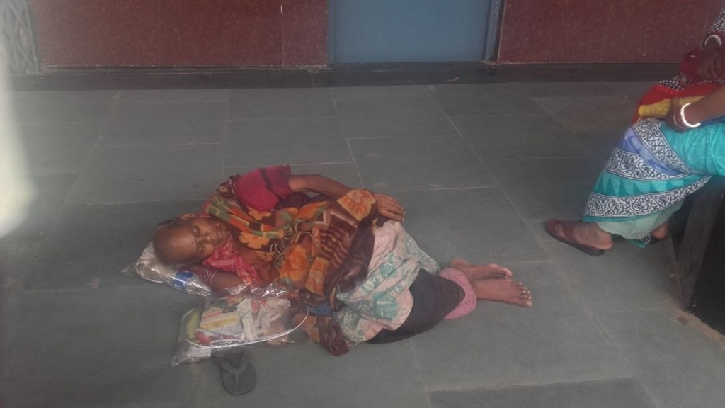 Destitute Senior Citizen in Urgent Need of Shelter, Blanket and Care