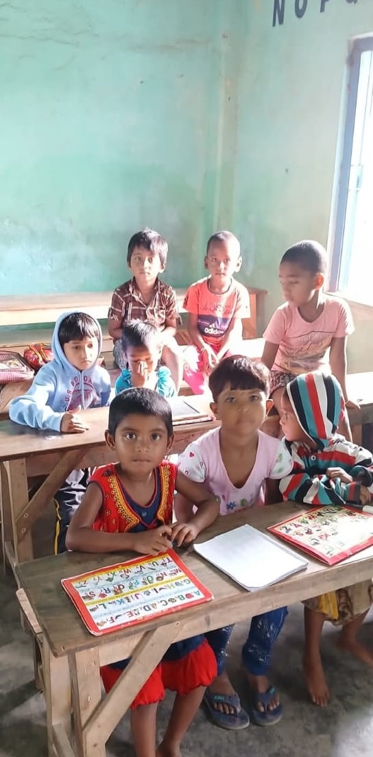 Children studying at Ramkrishna Non-Formal Education Centre