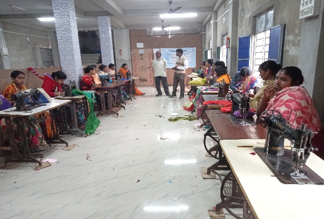 Tailoring training session in large batch